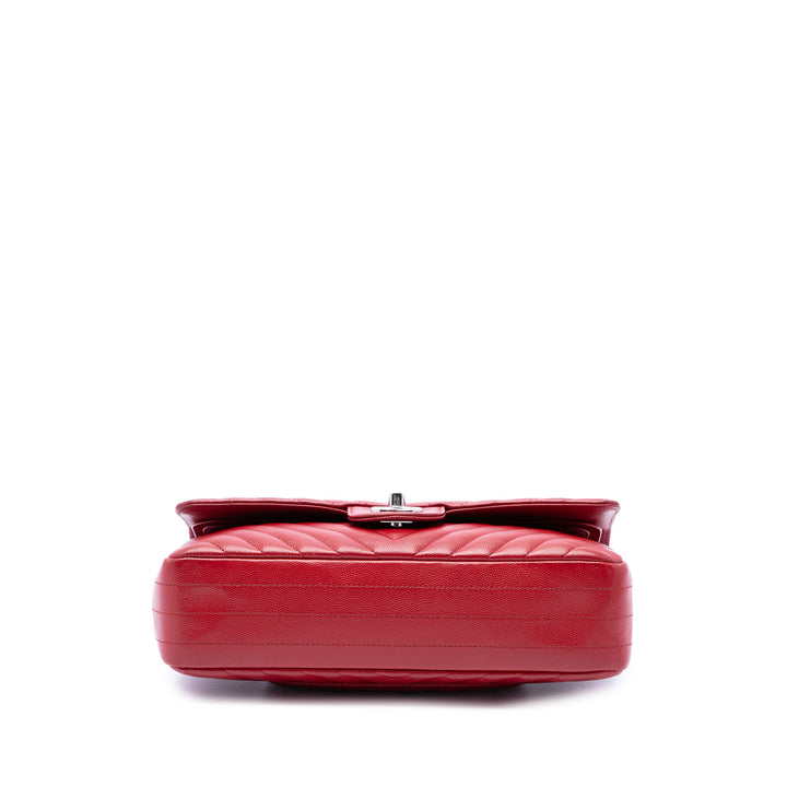Chanel Sac porté épaule Classic Chevron Double rabat Moyen Cuir caviar Rouge – vue 3 – GABY PARIS