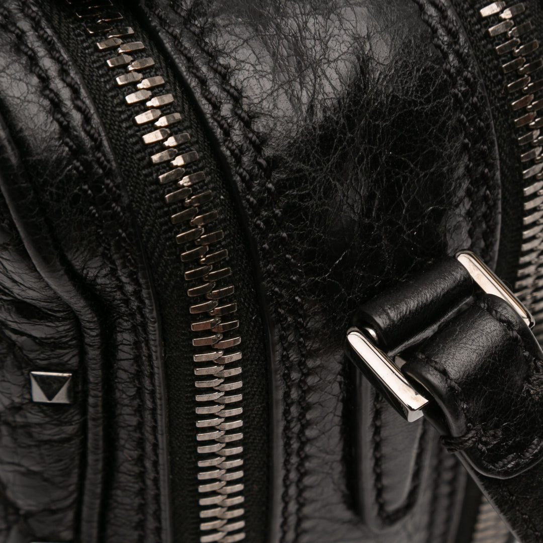 Valentino Matelassé froissé Cuir Rockstud Double Zip Sac caméra