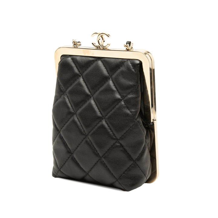 Chanel CC Matelassé Acrylic et Cuir d’agneau Evening Pochette avec chaîne