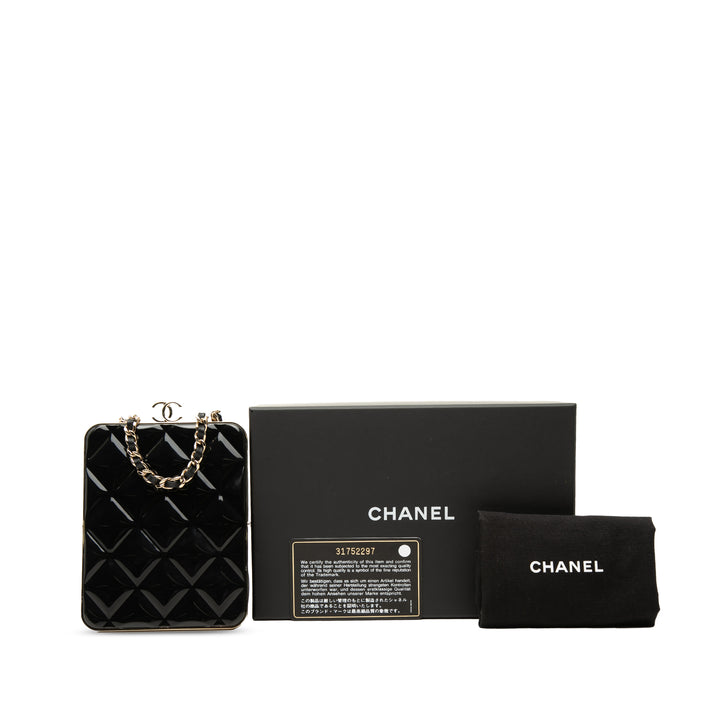 Chanel CC Matelassé Acrylic et Cuir d’agneau Evening Pochette avec chaîne