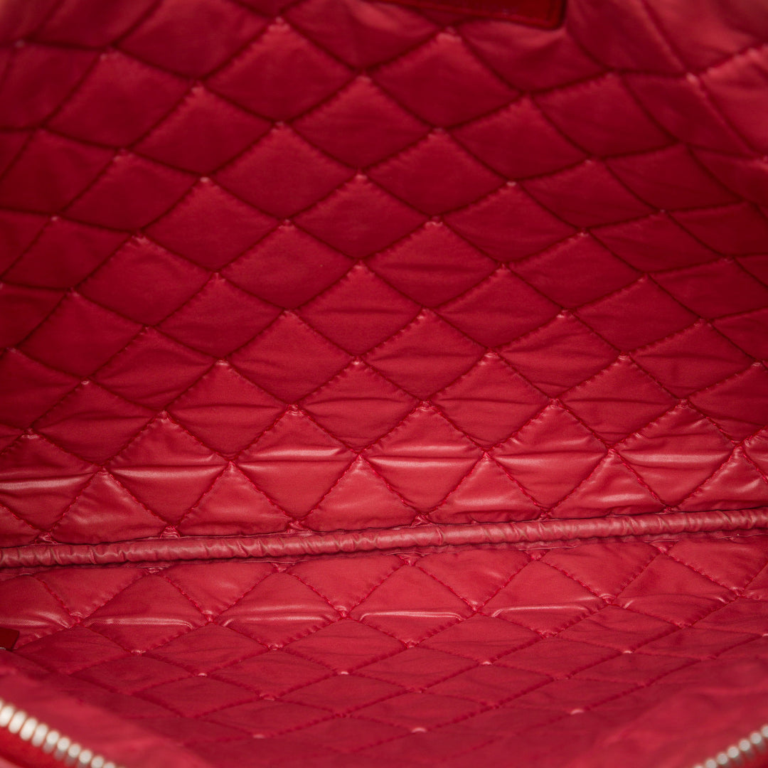Chanel Pochette Matelassé O Étui Grand Cuir d'agneau Rouge – vue 4 – GABY PARIS