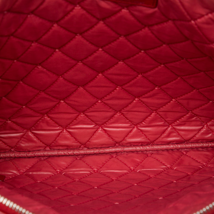 Chanel Pochette Matelassé O Étui Grand Cuir d'agneau Rouge – vue 4 – GABY PARIS