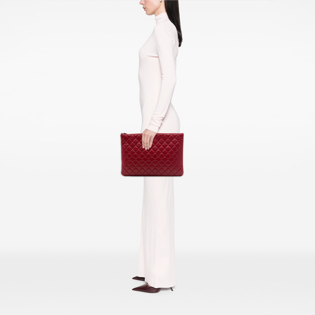 Chanel Pochette Matelassé O Étui Grand Cuir d'agneau Rouge – vue 6 – GABY PARIS