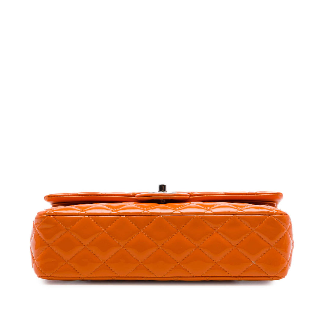 Chanel Medium Classic Cuir verni Double rabat