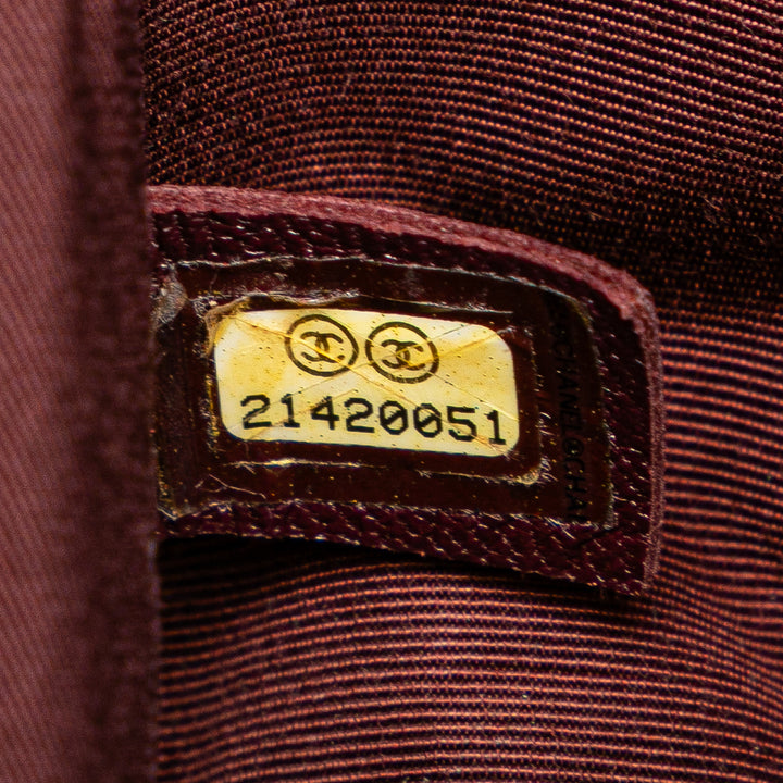 Chanel Old Medium Quilted Crumpled Cuir de veau Studded Boy Flap Rouge – GABY PARIS Authentique