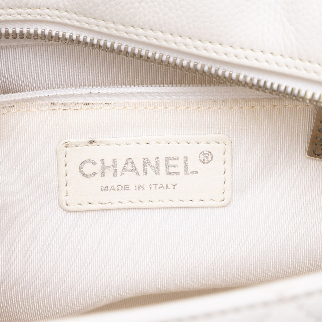 Chanel Petite Timeless Cabas Cuir caviar Blanc – vue 5 – GABY PARIS