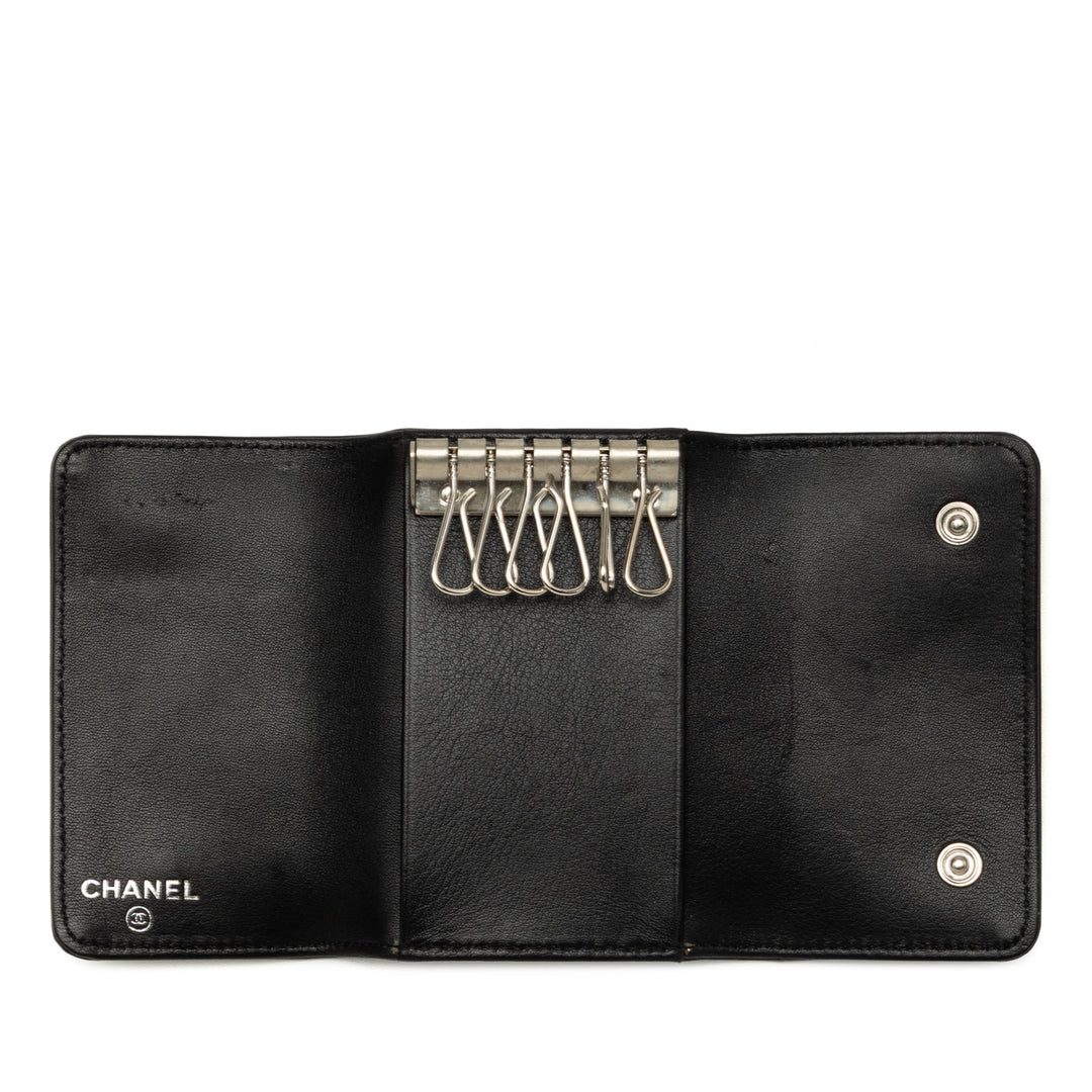 Chanel CC Camellia Porte-clés Noir – vue 4 – GABY PARIS