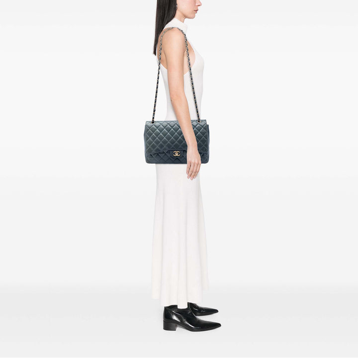 Chanel Maxi Classic Cuir d’agneau Simple rabat