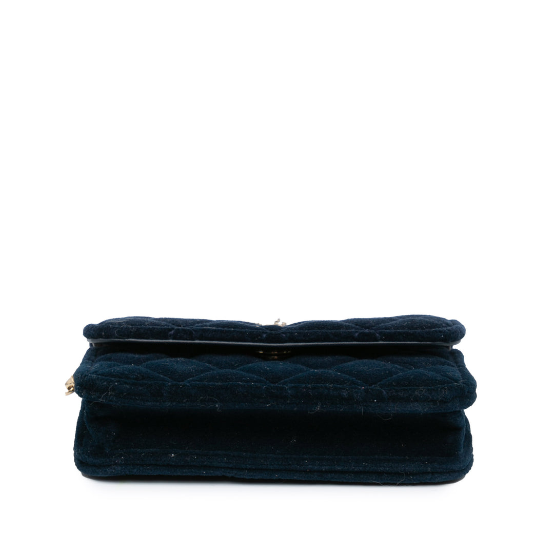 Mini Velvet Pearl Crush Clutch With Chain Blue - Gaby Paris