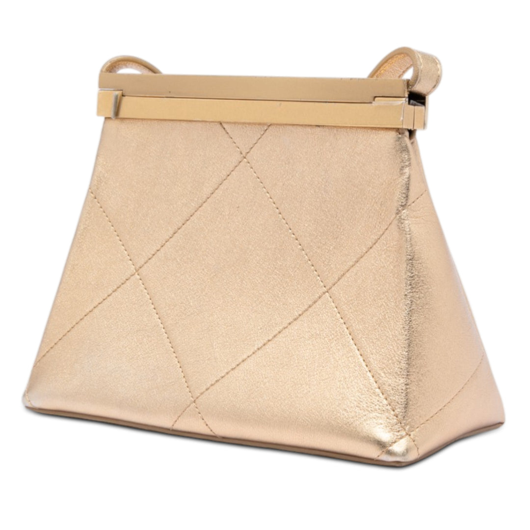 Chanel Small Cuir de veau Kiss Lock Frame Sac