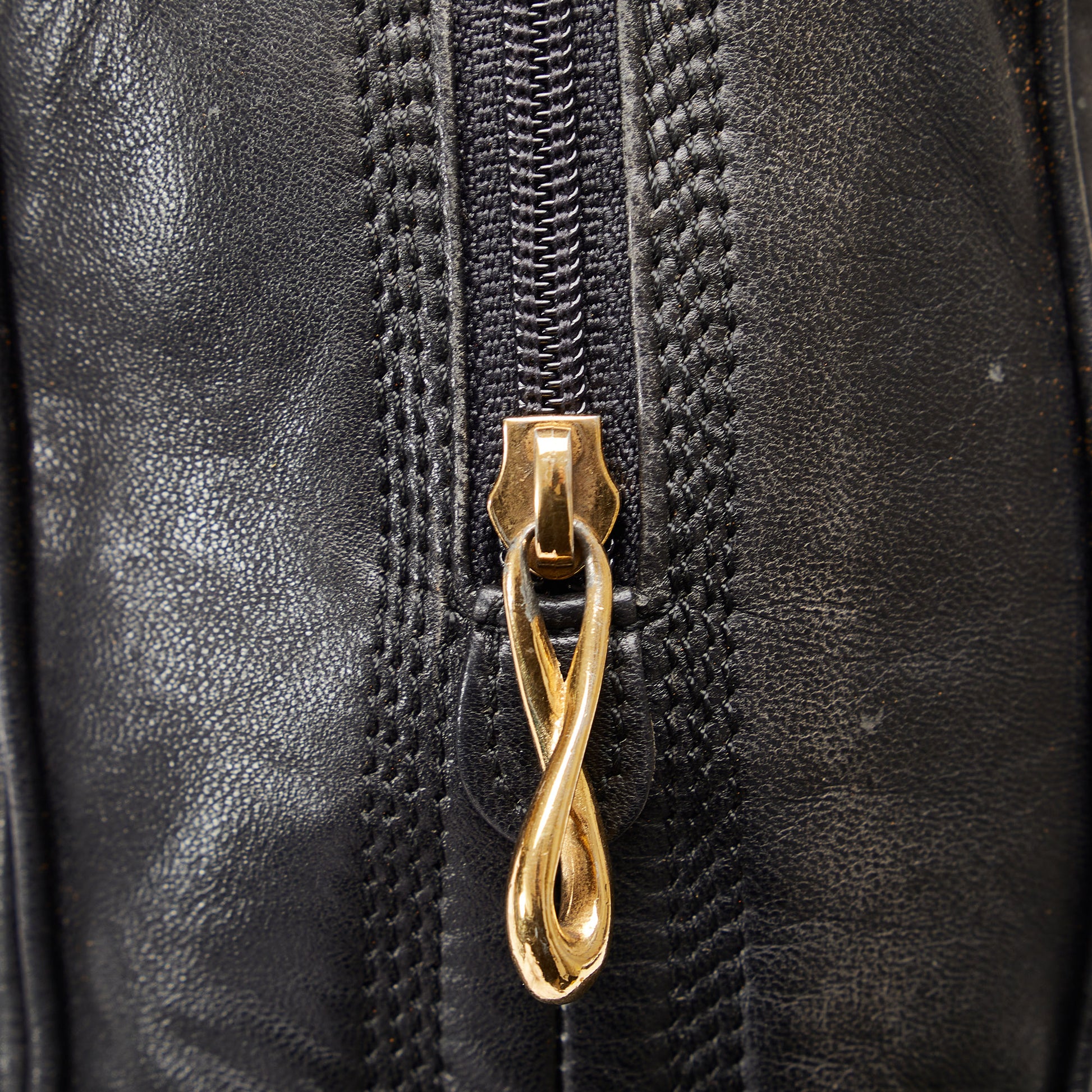 Anagram Shoulder Bag Black - Yeahllow